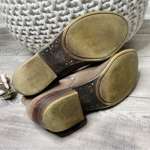 Lucky Brand Bartalino Suede Side Zip Ankle Booties Taupe Size 9M - Picture 8 of 8
